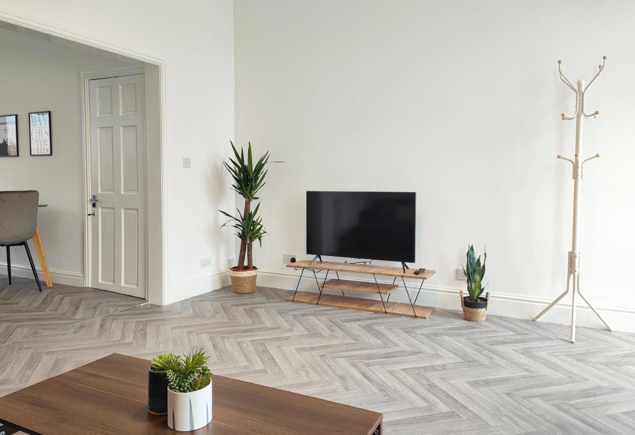 Stott House - Bright Spacious Townhouse 15 Minutes To Central Manchester With Free Parking Villa Dış mekan fotoğraf