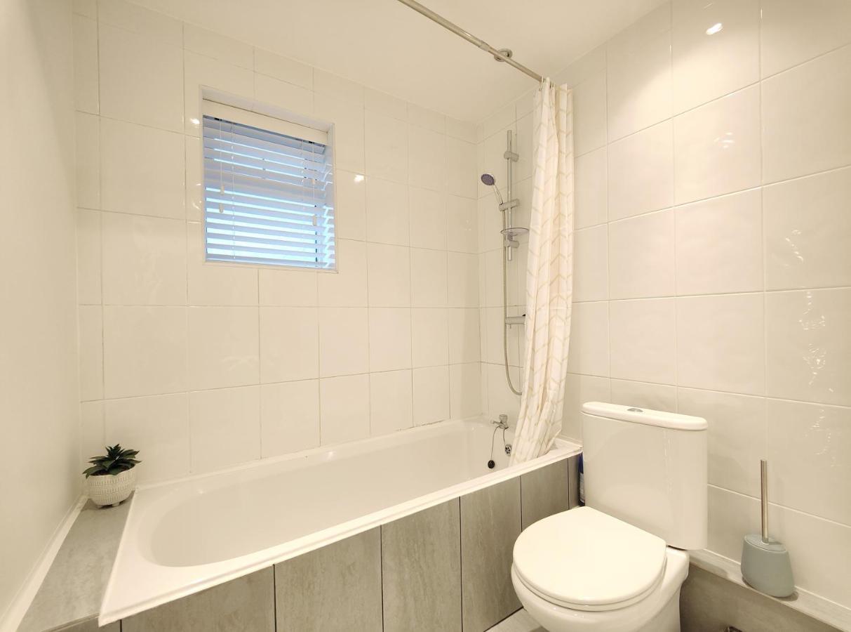 Stott House - Bright Spacious Townhouse 15 Minutes To Central Manchester With Free Parking Villa Dış mekan fotoğraf