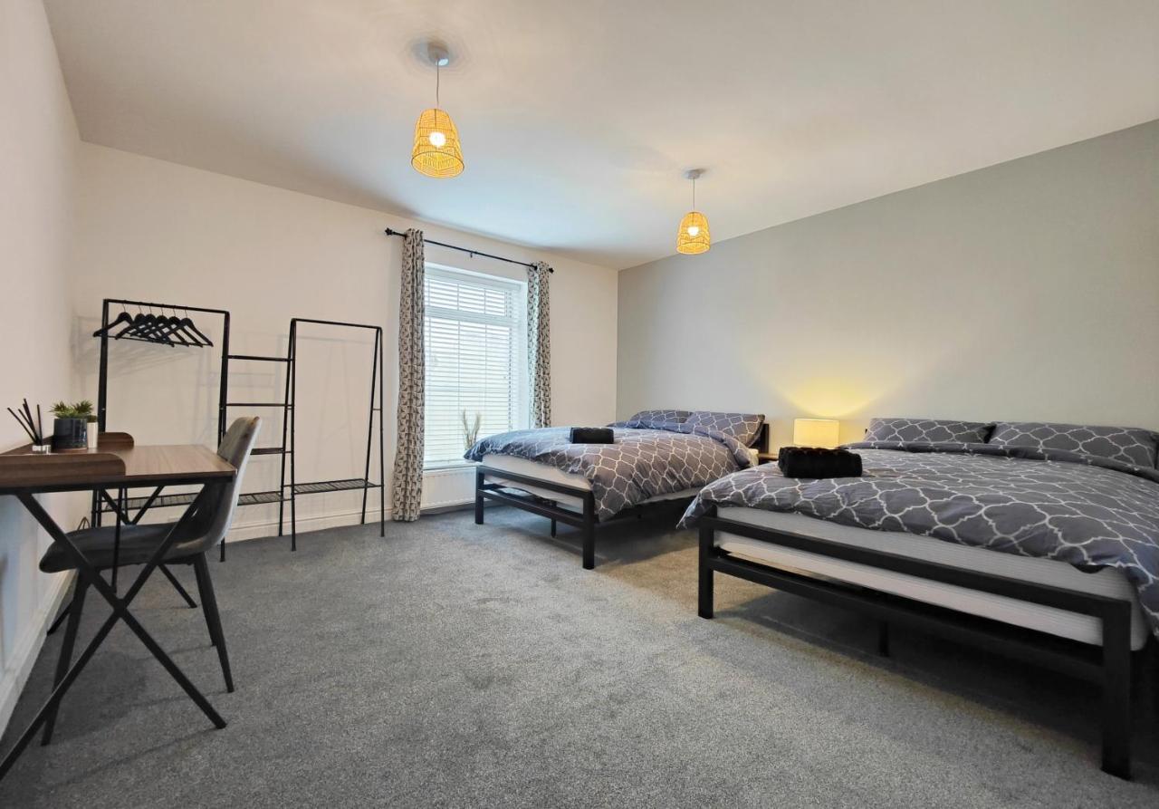 Stott House - Bright Spacious Townhouse 15 Minutes To Central Manchester With Free Parking Villa Dış mekan fotoğraf